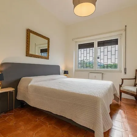 120 Sqm Elegance In With Private Parking Апартаменты